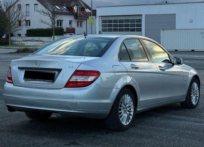 Gebraucht Mercedes C180 156 PS (114 kW) 2010 Schwarz Limousine