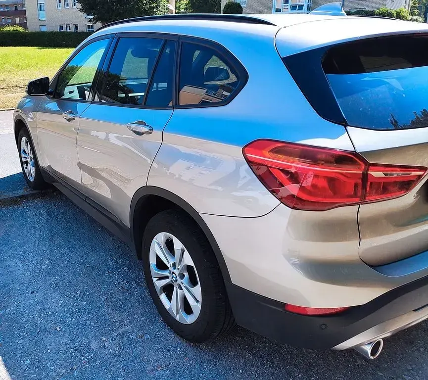 Gebraucht BMW X1 Sport Line 190 PS (139 kW) 2021 Beige SUV