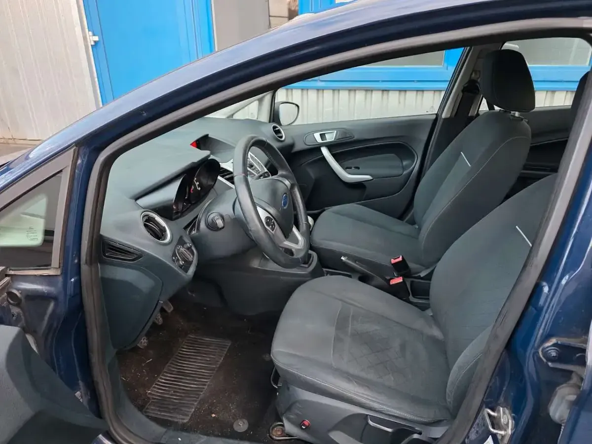 Gebraucht Ford Fiesta 82 PS (60 kW) 2011 Blau Limousine