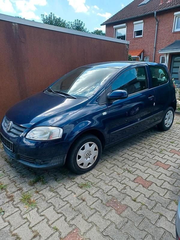 Gebraucht VW Fox 54 PS (39 kW) 2005 Blau Kleinwagen