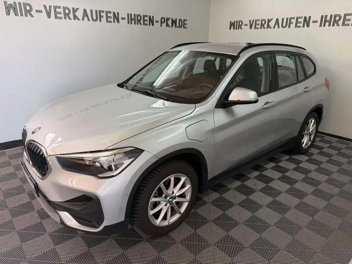 Usado BMW X1 Advantage 125 CV (91 kW) 2020 Plateado SUV