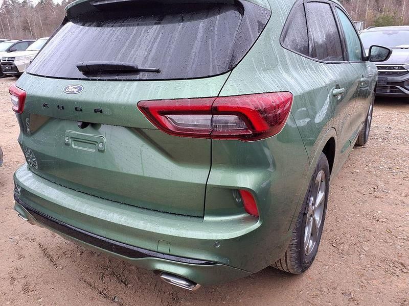 Neu Ford Kuga ST-Line 185 PS (136 kW) 2026 Grün SUV