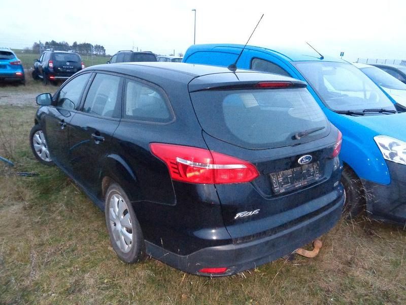 Gebraucht Ford Focus Business Edition 125 PS (91 kW) 2016 Schwarz Limousine