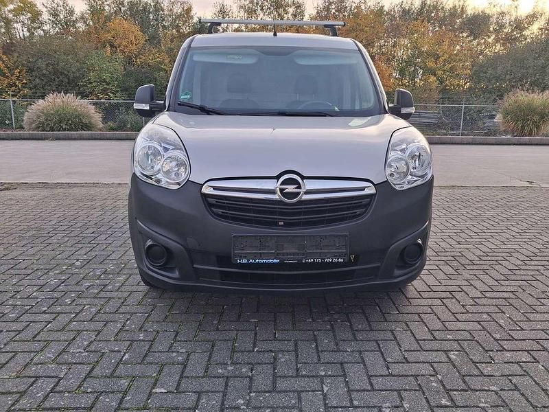Gebraucht Opel Combo Edition 95 PS (69 kW) 2018 Silber Van