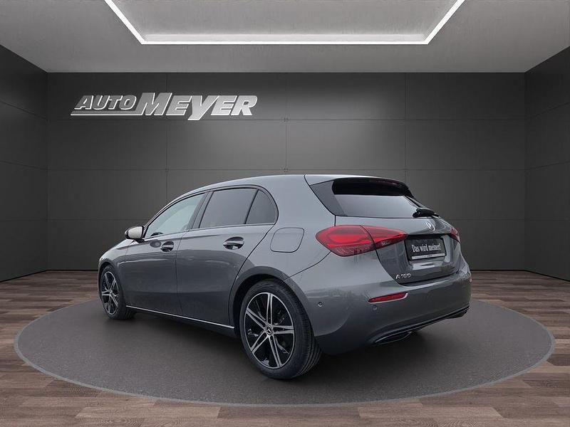 Gebraucht Mercedes A180 Progressive 136 PS (100 kW) 2025 Grau Limousine