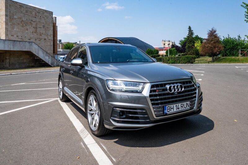 Grau Gebraucht 2017 Audi SQ7 Sport SUV | 49.950 € (Teuer) - Bild 1/4