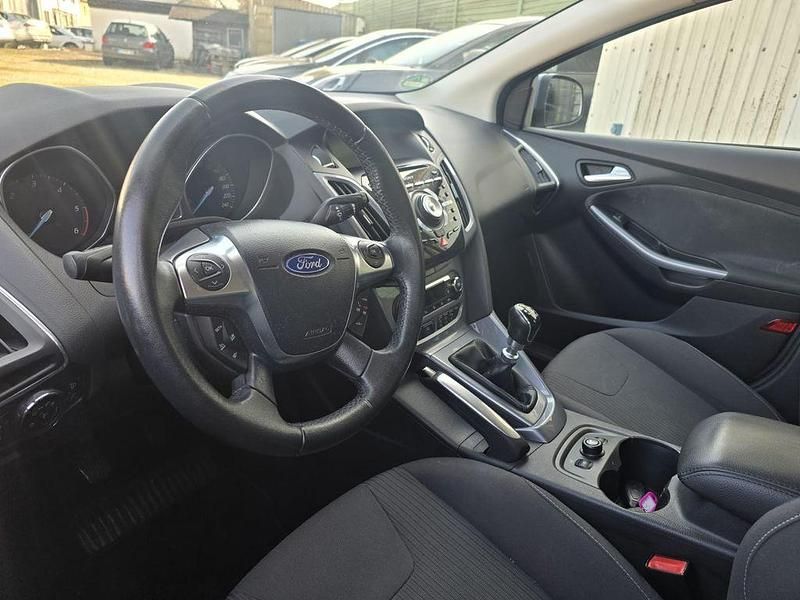 Gebraucht Ford Focus Titanium 116 PS (85 kW) 2011 Braun Limousine
