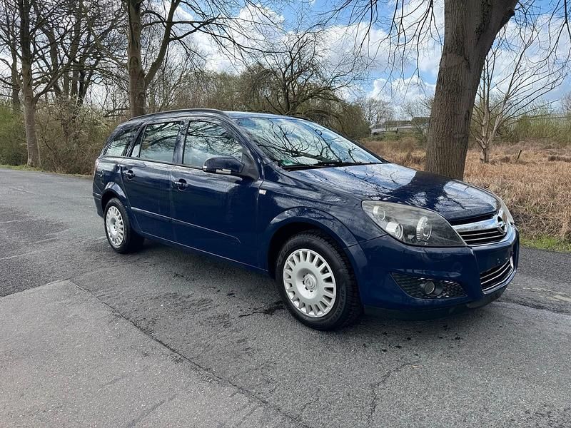Gebraucht Opel Astra 101 PS (74 kW) 2008 Blau Kombi