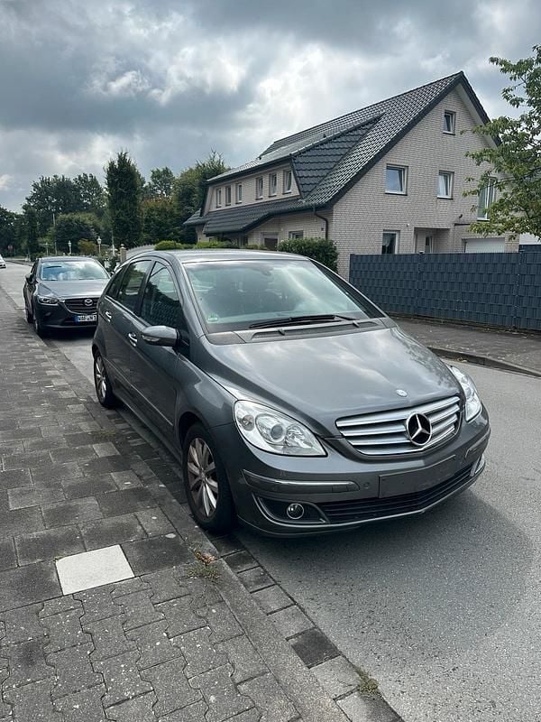 Grau Gebraucht 2007 Mercedes B200 Van / Kleinbus | 3.999 € (Superpreis) - Bild 1/4