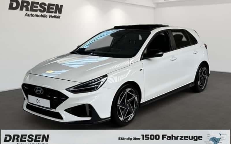 Weiß Gebraucht 2024 Hyundai i30 N Line Limousine | 24.890 € (Fairer Preis) - Bild 1/4
