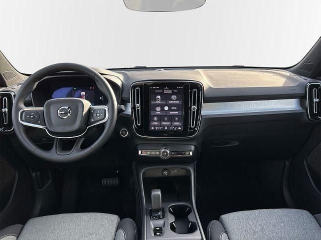 Neu Volvo XC40 Core 163 PS (119 kW) 2025 Schwarz SUV