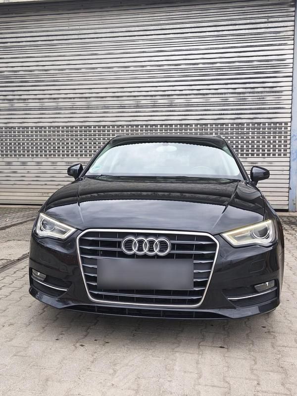 Gebraucht Audi A3 Design 122 PS (89 kW) 2013 Blau Limousine