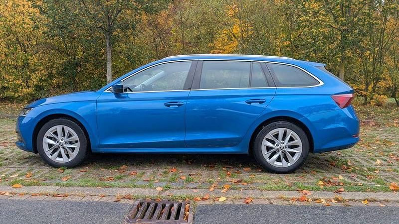 Gebraucht Skoda Octavia First Edition 150 PS (110 kW) 2020 Blau Kombi