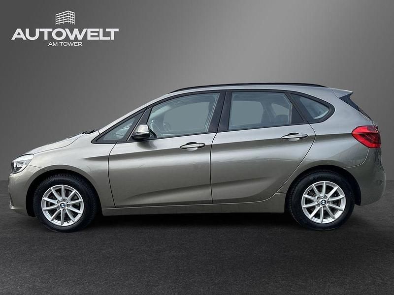 Gebraucht BMW 218 Active Tourer Basis 150 PS (110 kW) 2015 Silber Van / Kleinbus