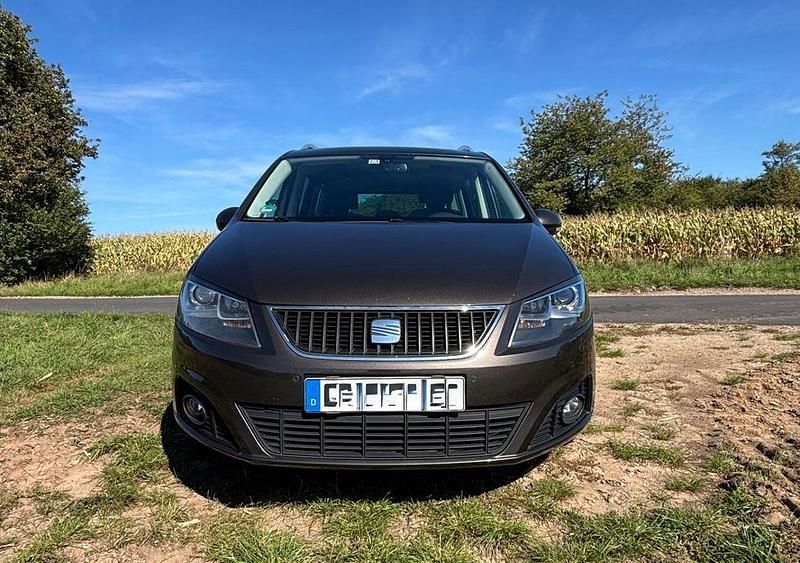 Braun Gebraucht 2014 Seat Alhambra I-Tech Van / Kleinbus | 11.200 € (Superpreis) - Bild 1/4
