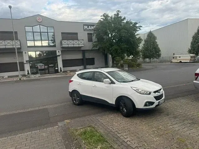 Gebraucht Hyundai ix35 Edition 136 PS (100 kW) 2014 Weiß SUV