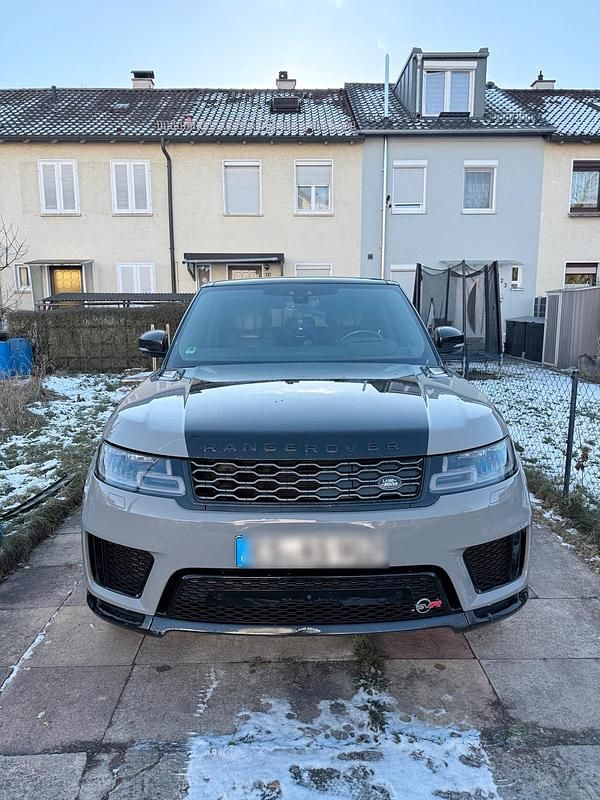 Grau Gebraucht 2019 Land Rover Range Rover Sport SUV | 39.000 € (Etwas zu teuer) - Bild 1/4