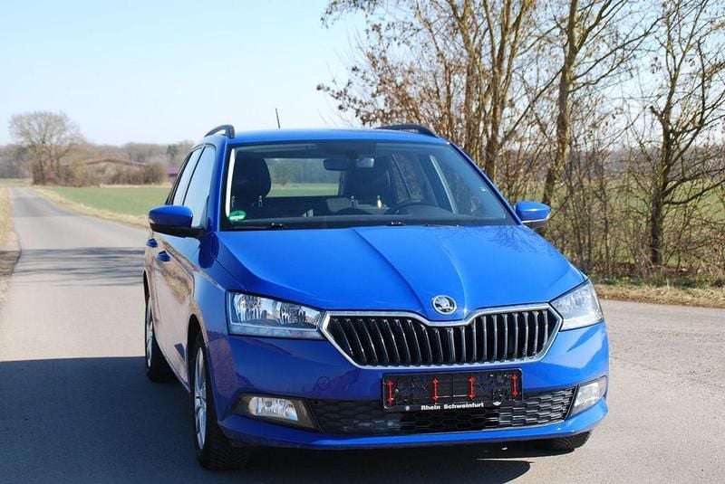 Blau Gebraucht 2022 Skoda Fabia Ambition Kombi | 15.200 € (Fairer Preis) - Bild 1/4