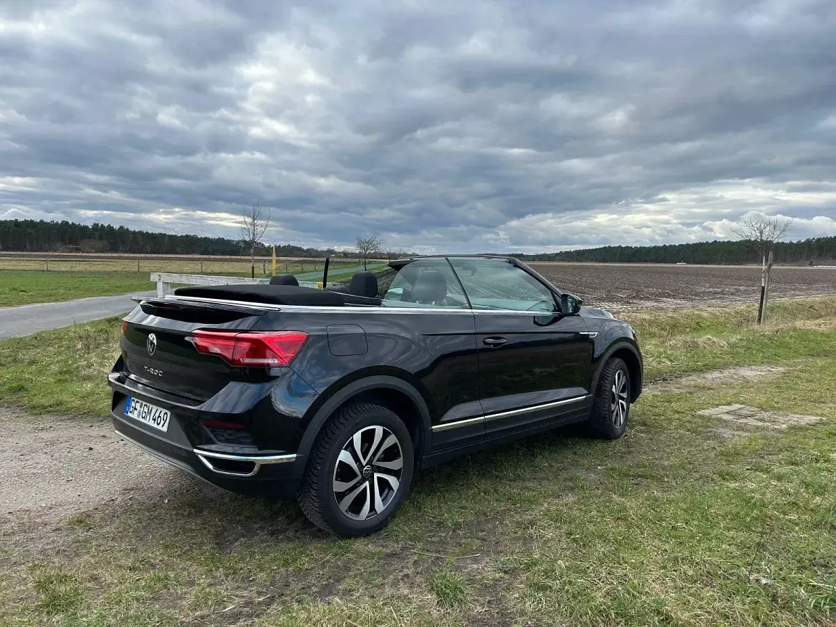Gebraucht VW T-Roc Cabriolet Active 110 PS (80 kW) 2021 Schwarz Cabrio