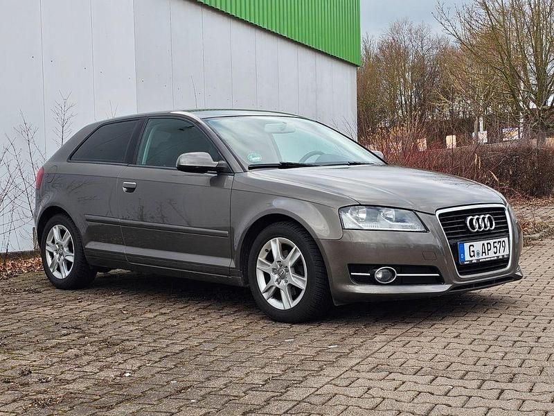 Gebraucht Audi A3 Attraction 105 PS (77 kW) 2010 Beige Kleinwagen