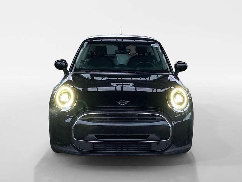 Gebraucht Mini Cooper Essential 136 PS (100 kW) 2022 Midnight black metallic Kleinwagen
