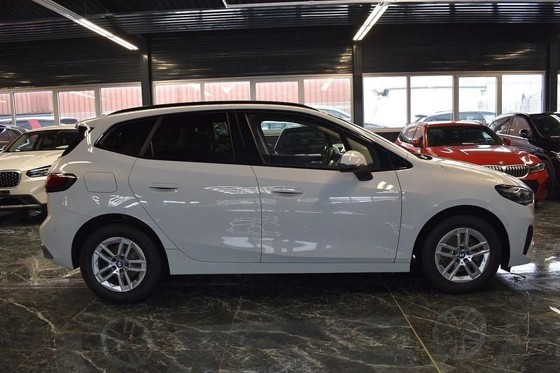 Gebraucht BMW 218 Active Tourer Luxury Line 150 PS (110 kW) 2022 Weiß Van / Kleinbus