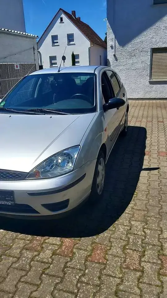 Gebraucht Ford Focus Viva 116 PS (85 kW) 2004 Grau Limousine
