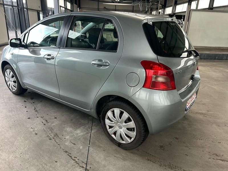 Gebraucht Toyota Yaris Sol 87 PS (63 kW) 2007 Grau Kleinwagen