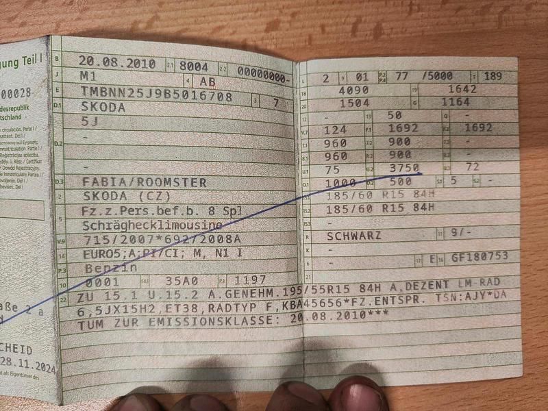 Gebraucht Skoda Roomster 100 PS (73 kW) 2010 Schwarz Van / Kleinbus