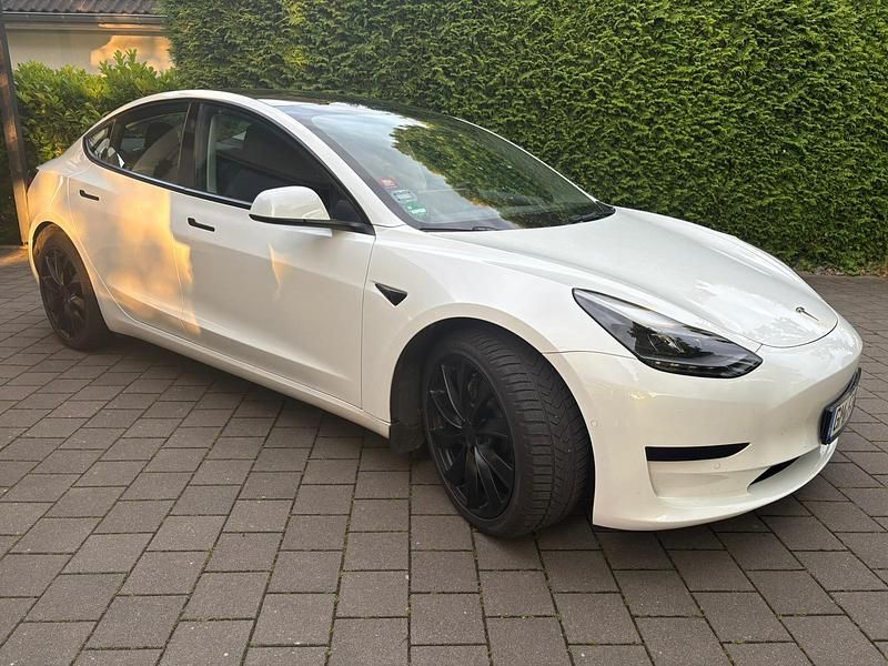 Gebraucht Tesla Model 3 Standard Range Plus 208 kW (283 PS) 2022 Weiß Limousine