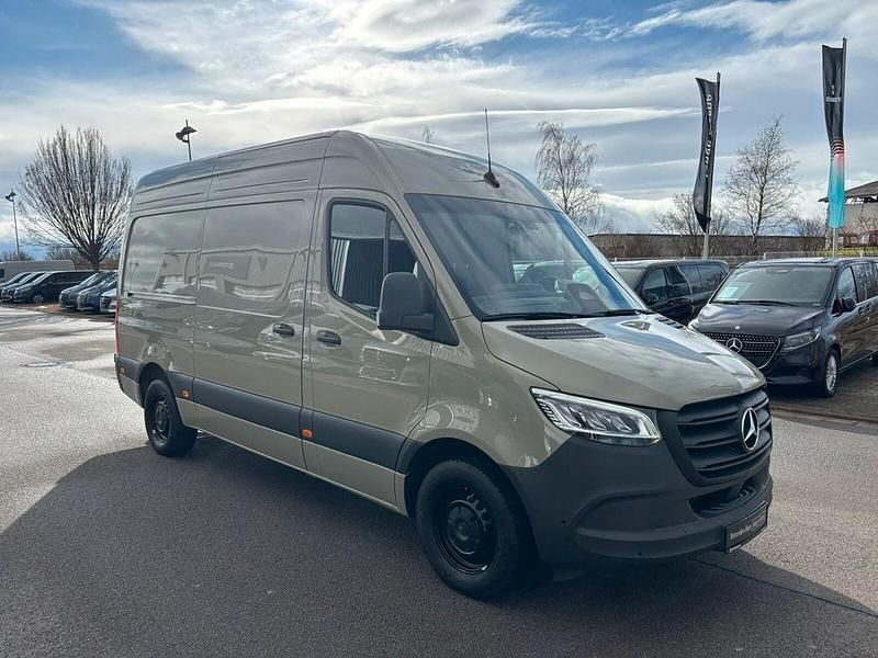 Gebraucht Mercedes Sprinter 170 PS (125 kW) 2025 Moosgrau Van
