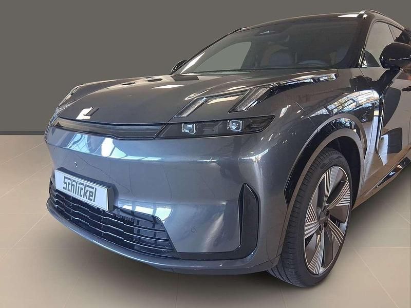 Neu Lynk & Co 08 349 PS (256 kW) 2025 Storm gray (metallisch) SUV