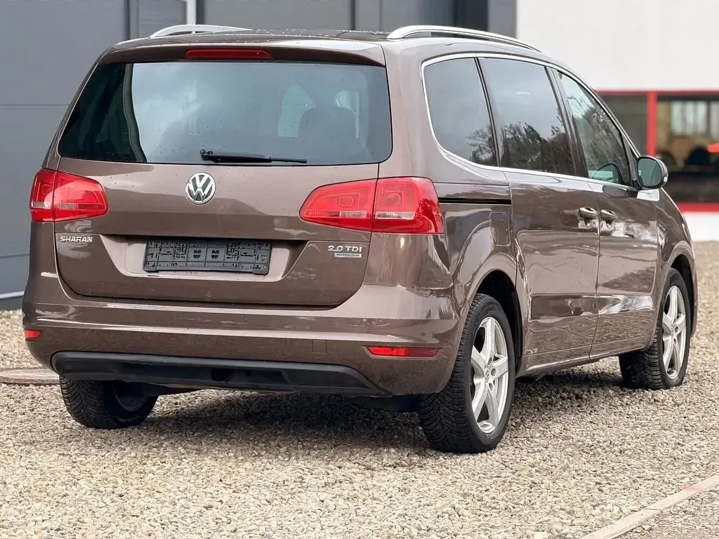 Gebraucht VW Sharan Comfortline 140 PS (102 kW) 2012 Braun Van / Kleinbus
