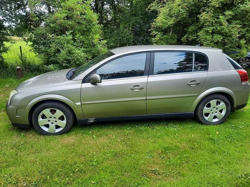 Silber Gebraucht 2003 Opel Signum Kombi | 1.800 € (Etwas zu teuer) - Bild 1/4