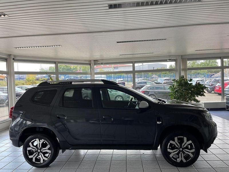 Gebraucht Dacia Duster Prestige 150 PS (110 kW) 2021 Grau SUV