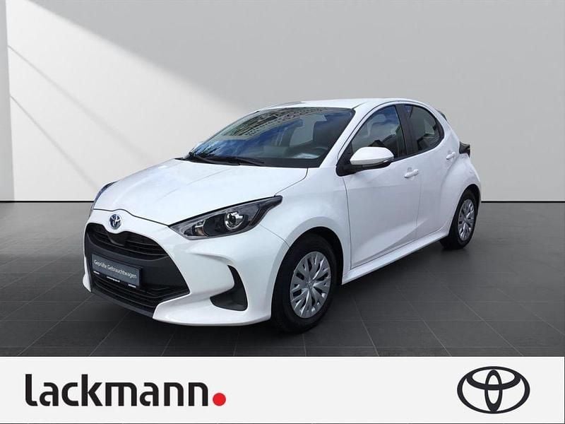 Weiss Gebraucht 2023 Toyota Yaris Hybrid Business Edition Kleinwagen | 18.980 € (Guter Preis) - Bild 1/4