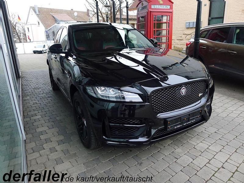 Schwarz Gebraucht 2018 Jaguar F-Pace R-Sport SUV | 30.900 € (Etwas zu teuer) - Bild 1/4