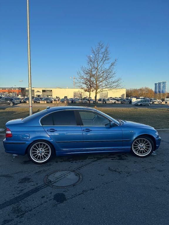 Second-hand BMW 330 Performance 231 CP (169 kW) 2001 Albastru Berlinǎ