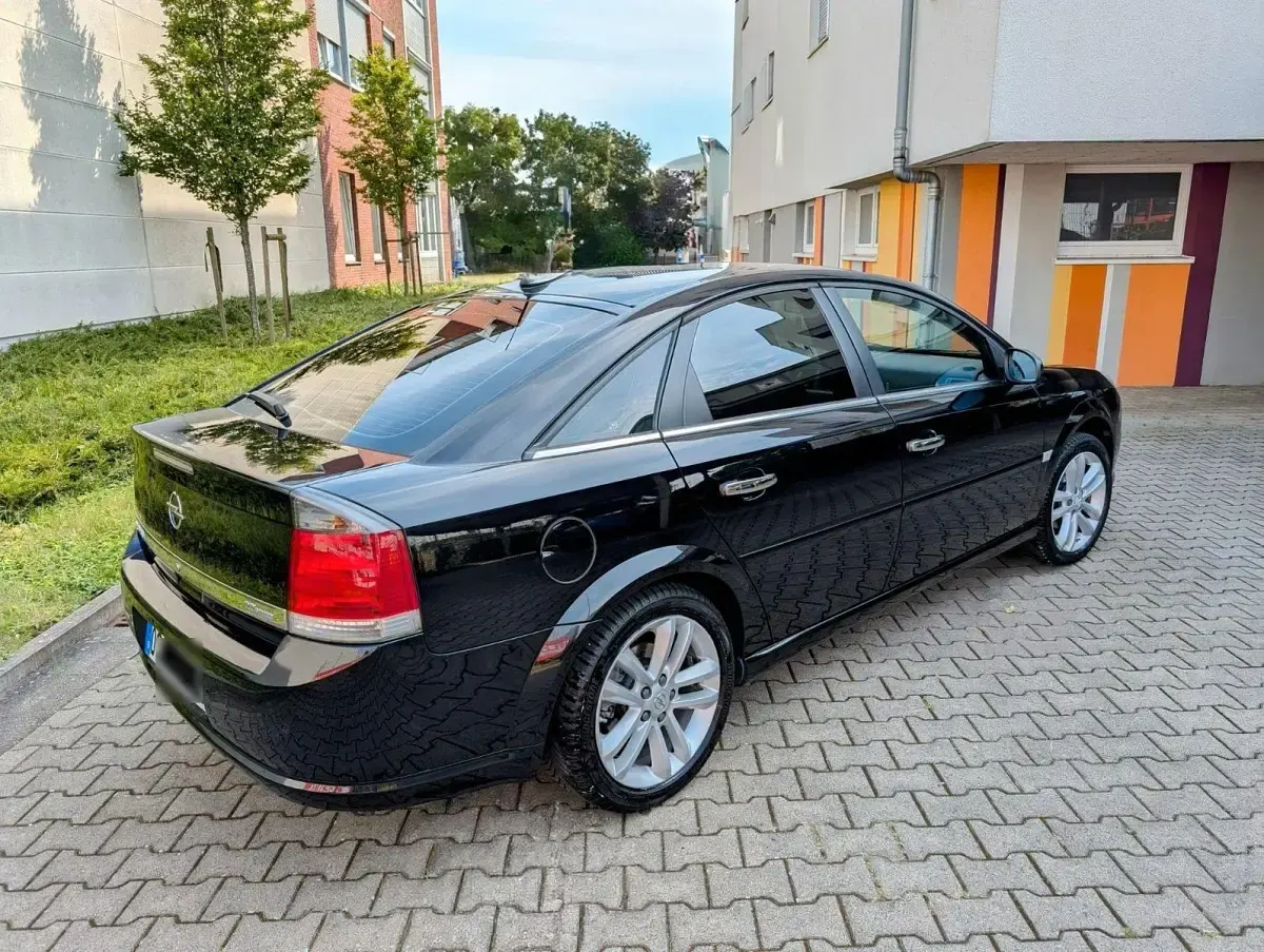Usata Opel Vectra Cosmo 155 CV (114 kW) 2007 Nero Berlina