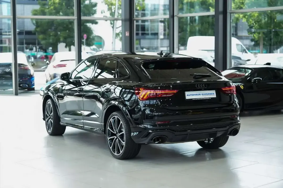 Gebraucht Audi RS Q3 400 PS (294 kW) 2023 Mythosschwarz metallic SUV