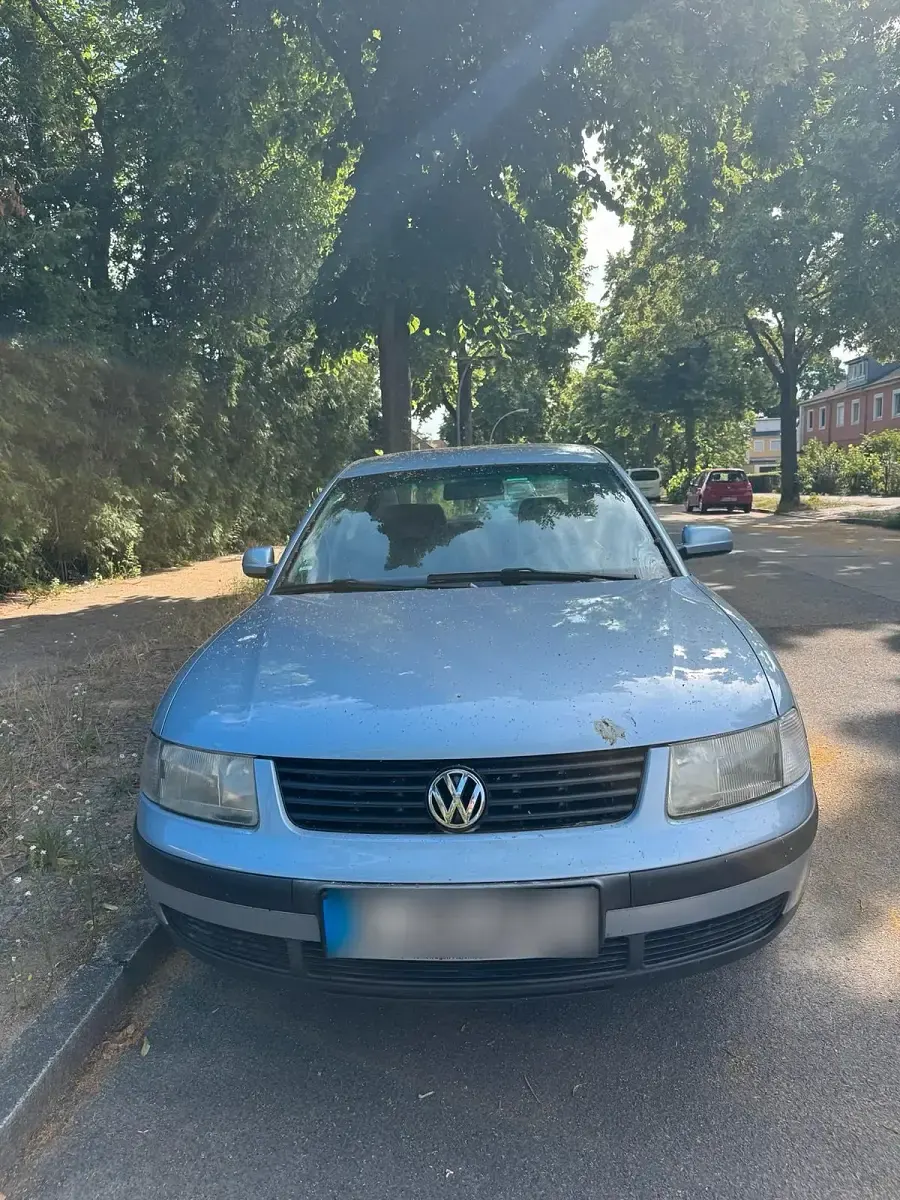 Gebraucht VW Passat 125 PS (91 kW) 1997 Blau Limousine