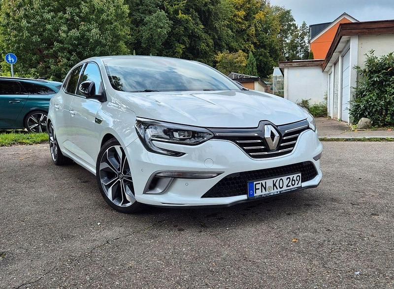 Weiß Gebraucht 2018 Renault Mégane GT Line GT-Line Limousine | 13.900 € (Fairer Preis) - Bild 1/4