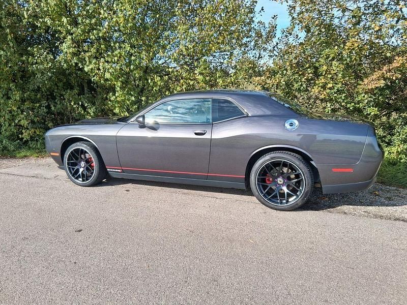Grau Gebraucht 2015 Dodge Challenger Coupé | 22.100 € (Etwas zu teuer) - Bild 1/4