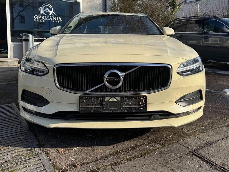 Schwarz Gebraucht 2019 Volvo V90 Momentum Kombi | 11.900 € (Guter Preis) - Bild 1/4