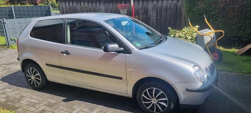 Silber Gebraucht 2004 VW Polo Basis Limousine | 850 € (Guter Preis) - Bild 1/4