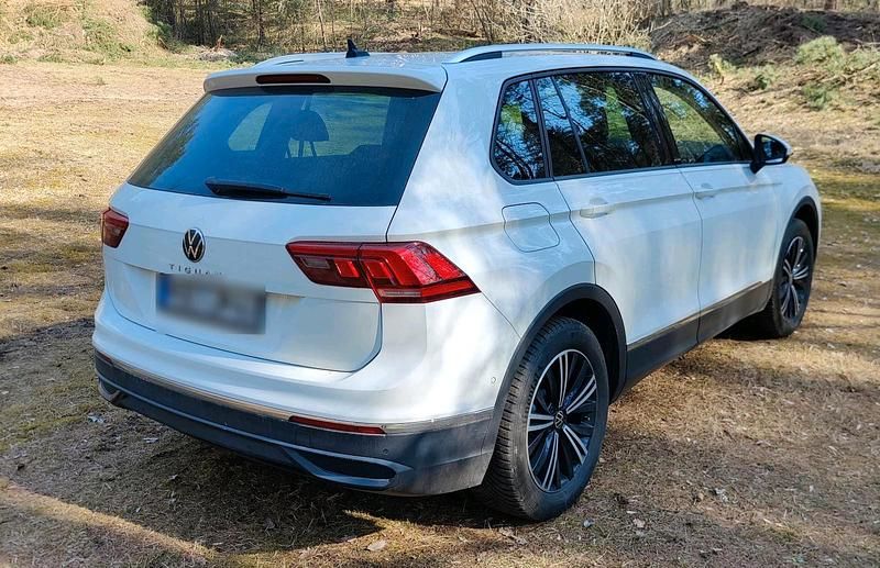 Gebraucht VW Tiguan Active 150 PS (110 kW) 2021 Weiß SUV