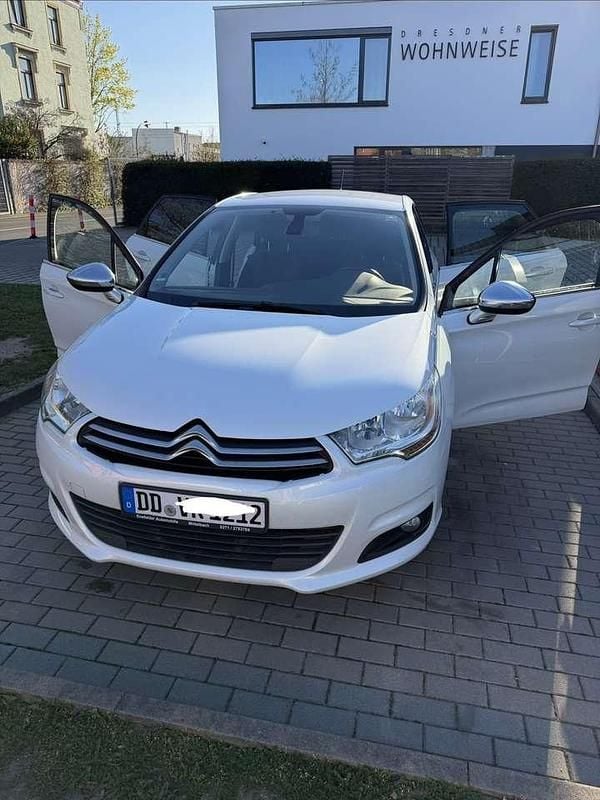 Used Citroën C4 SELECTION 131 HP (96 kW) 2014 White Hatchback