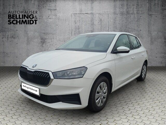 Candyweiß Gebraucht 2023 Skoda Fabia Active Limousine | 13.880 € (Guter Preis) - Bild 1/3