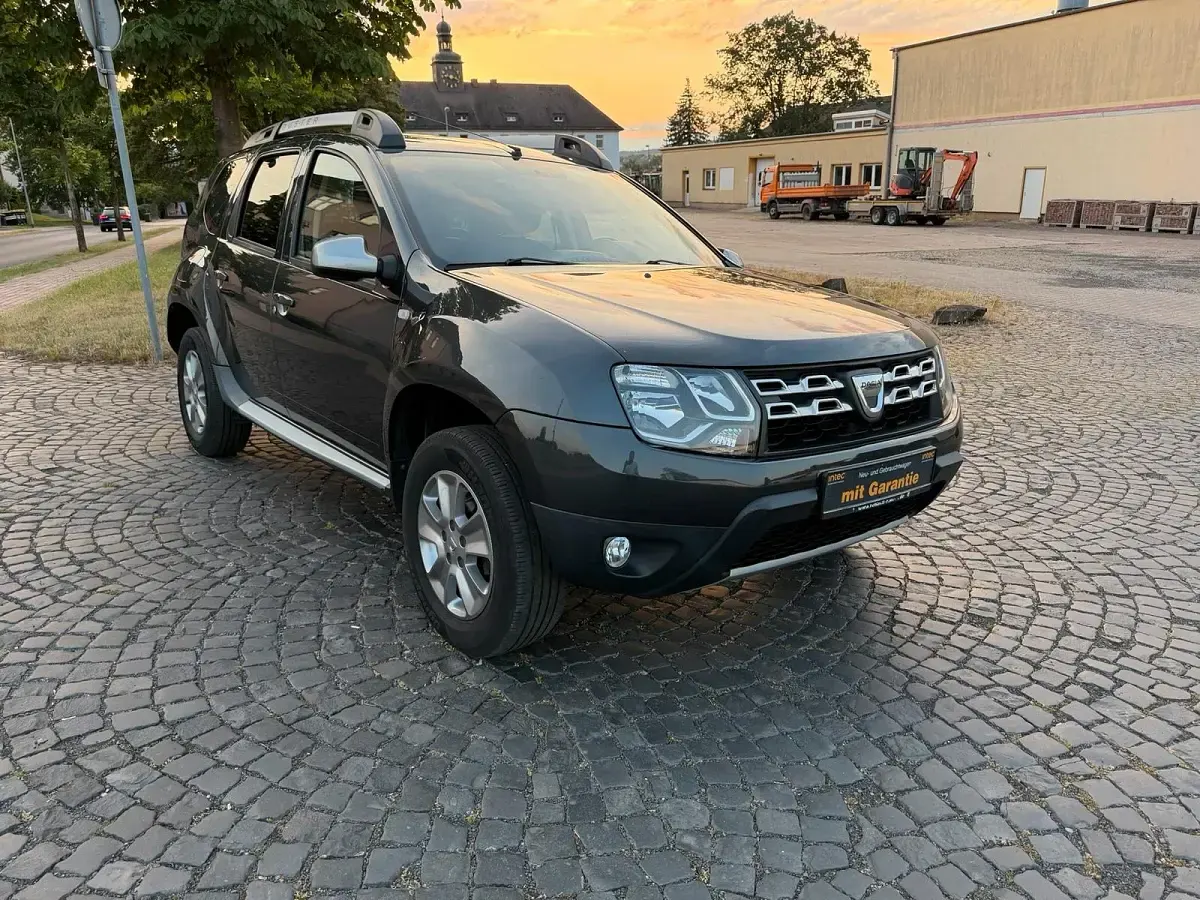 Gebraucht Dacia Duster Prestige 125 PS (91 kW) 2015 Grün SUV
