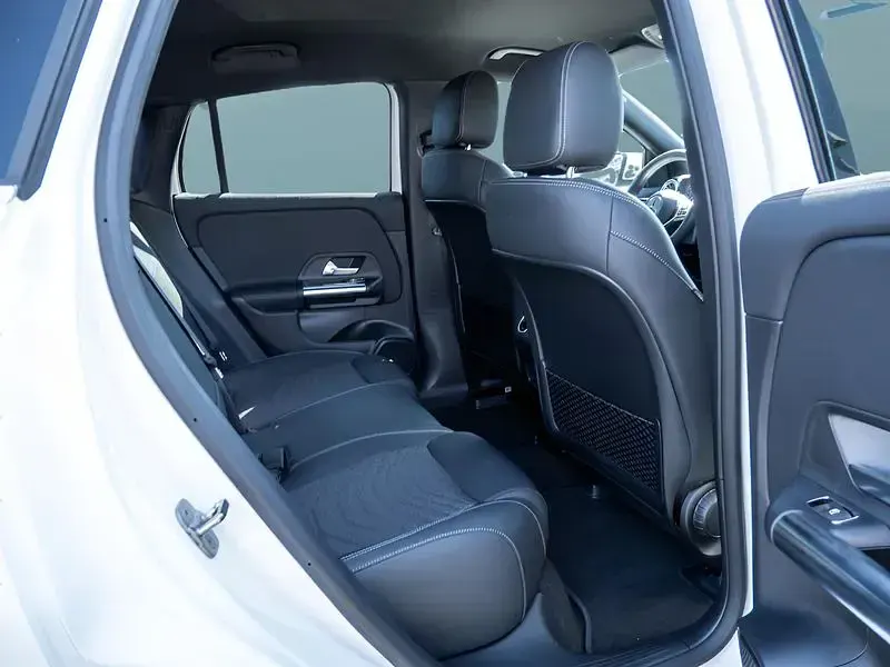 Gebraucht Mercedes EQA250 139 kW (190 PS) 2025 Weiß SUV